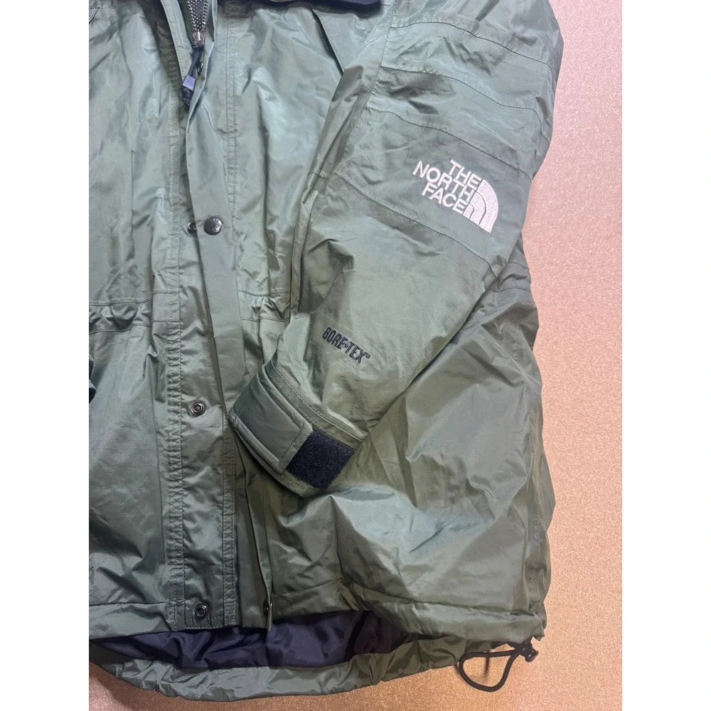 The North‎ Face Gore Tex Men's Medium Olive Green Hooded Rain Jacket